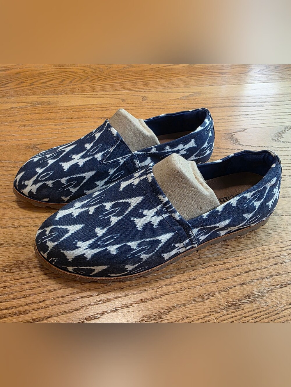 L.L. Bean Women's Size 9M Lakewashed Canvas Slip-Ons Navy Blue Ikat Print 516018